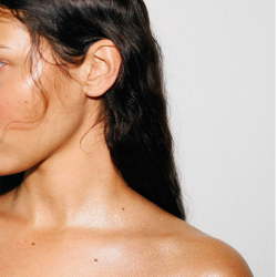 ZARA GOLDEN DECADE BODY GLITTER SPRAY